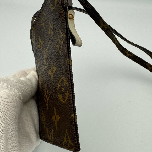 100% Authentic Louis Vuitton Monogram Secrete Passport Holder - Picture 7 of 10